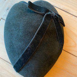 Meghan Markle style, Jean Barthet Beret